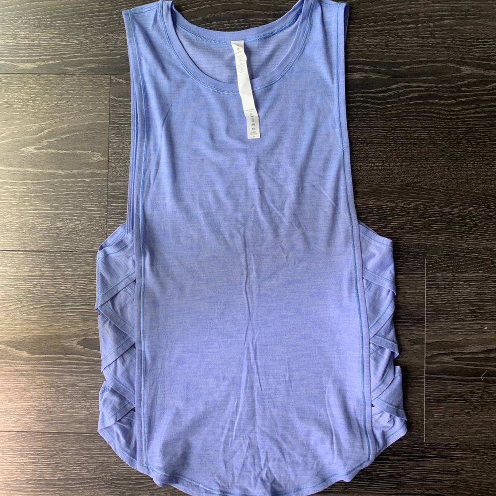 Lululemon workout top